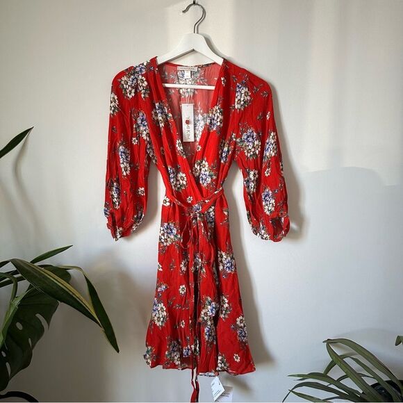 NWT Yumi Kim Red Love Wins Daisy Bouquet Red Floral Mini Wrap Dress Size XS - Picture 2 of 10